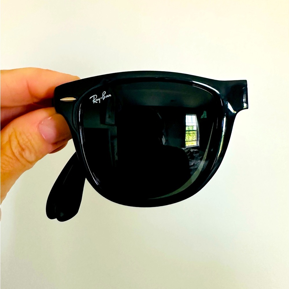 EUC Ray Ban Folding Wayfarer sunglasses